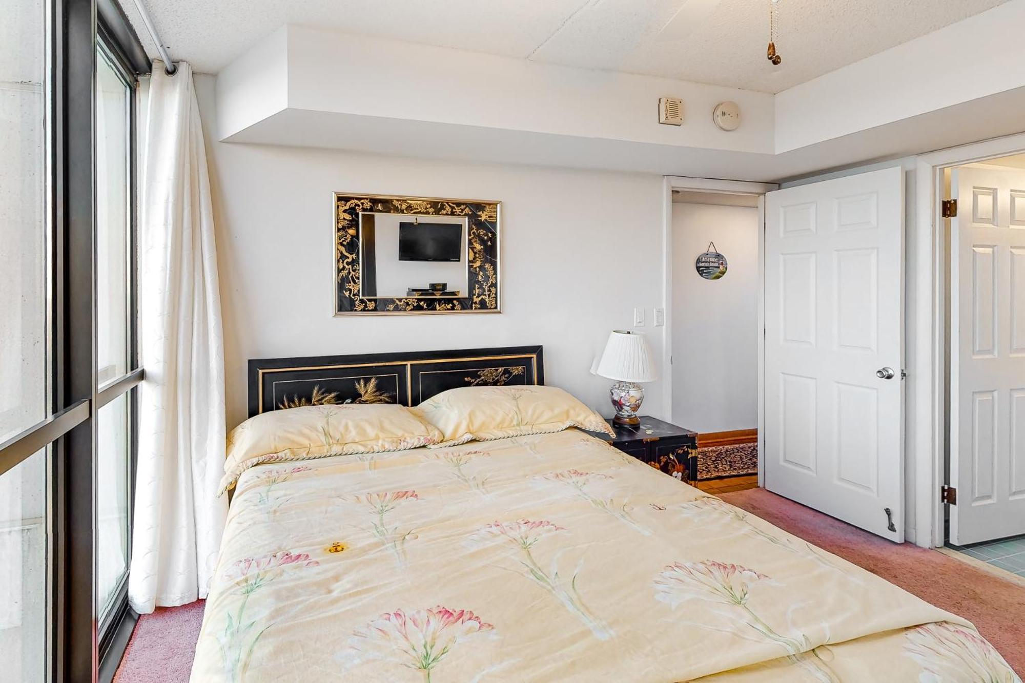 Golden Sands Ocean City Room photo