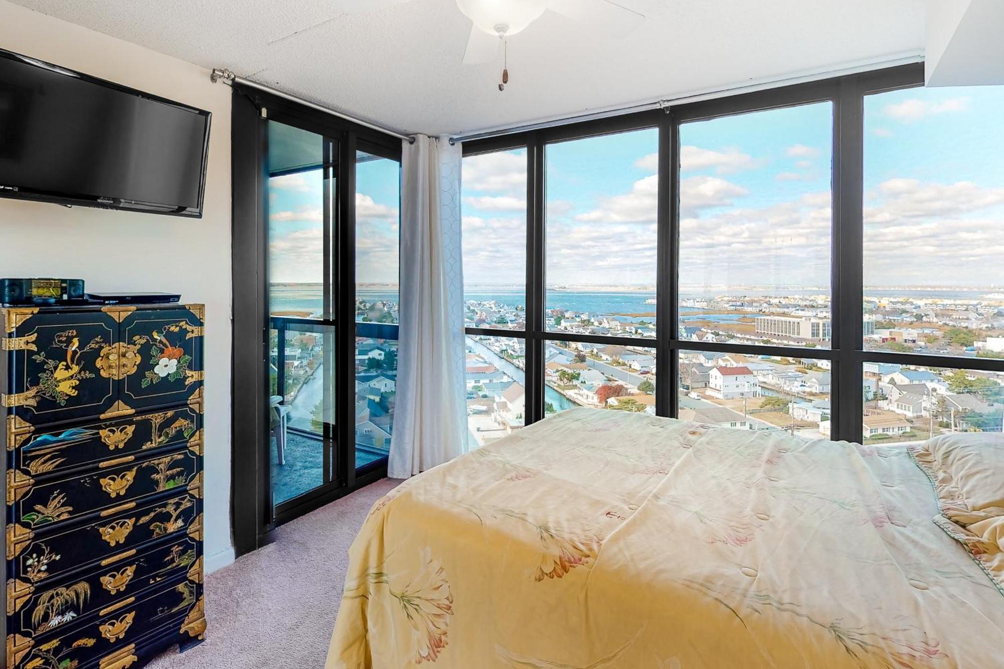Golden Sands Ocean City Room photo