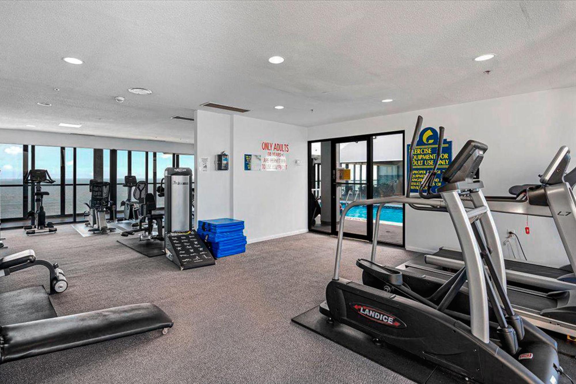 Golden Sands Ocean City Room photo