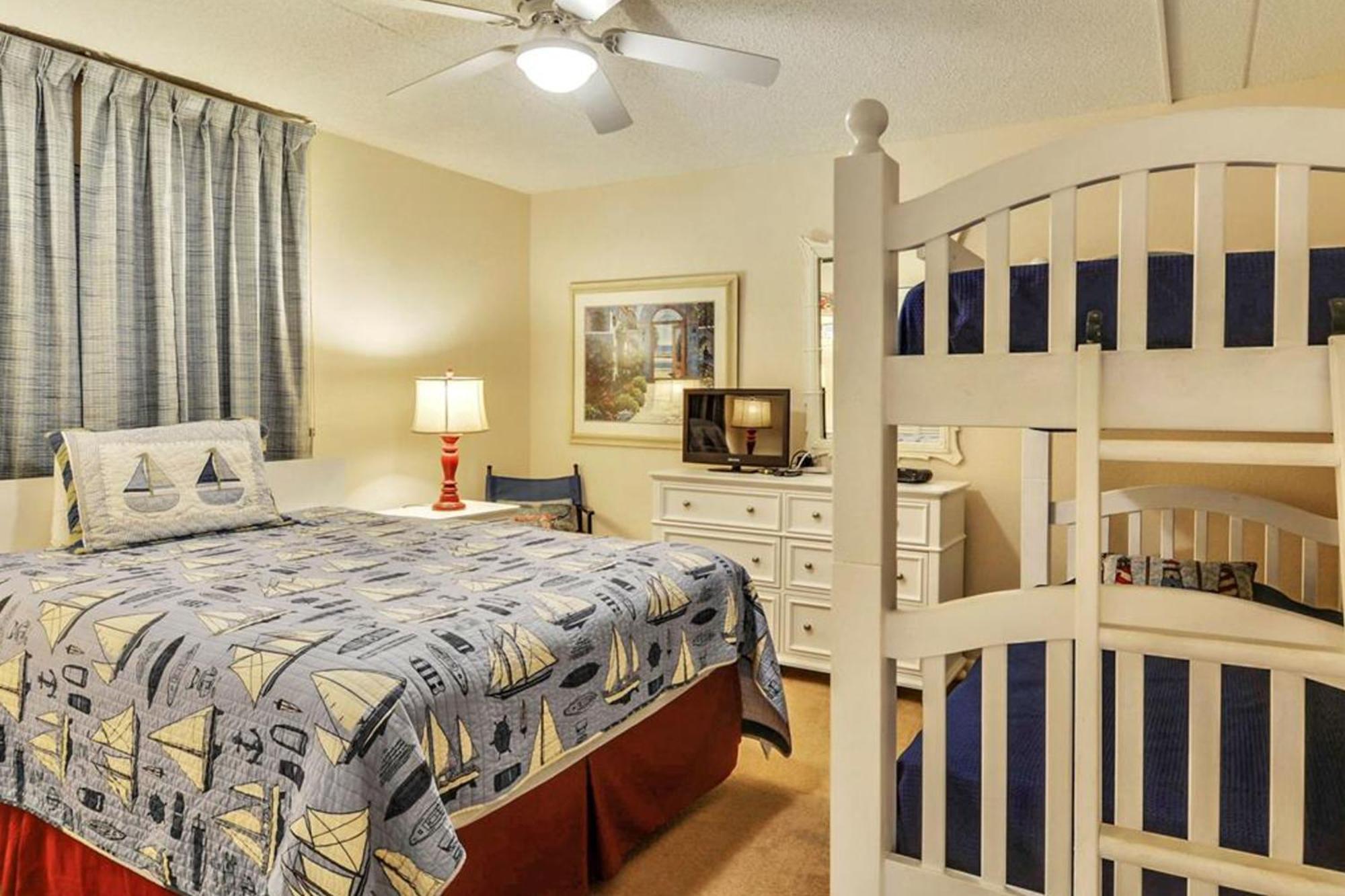 Golden Sands Ocean City Room photo
