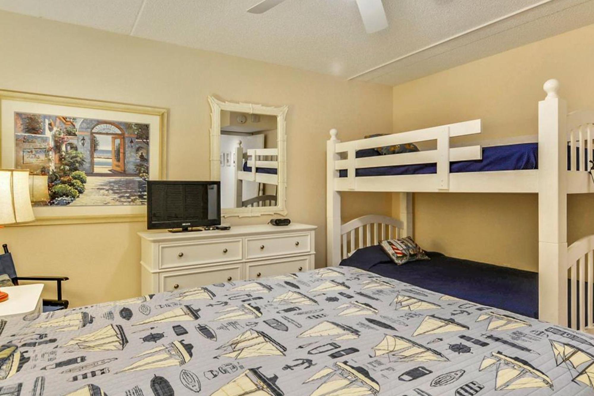Golden Sands Ocean City Room photo