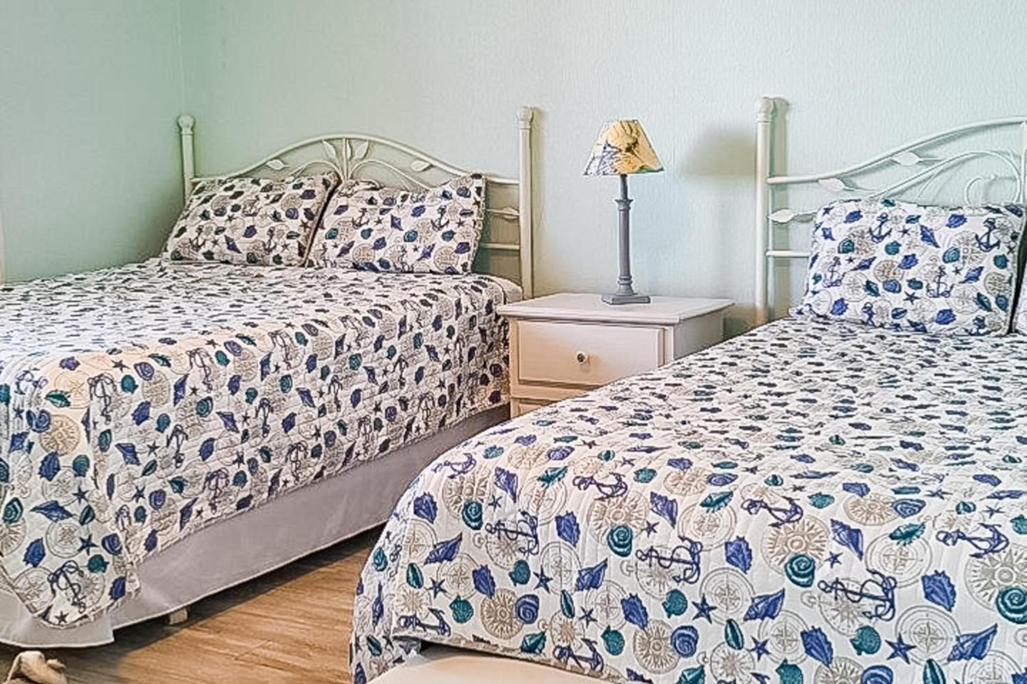 Golden Sands Ocean City Room photo