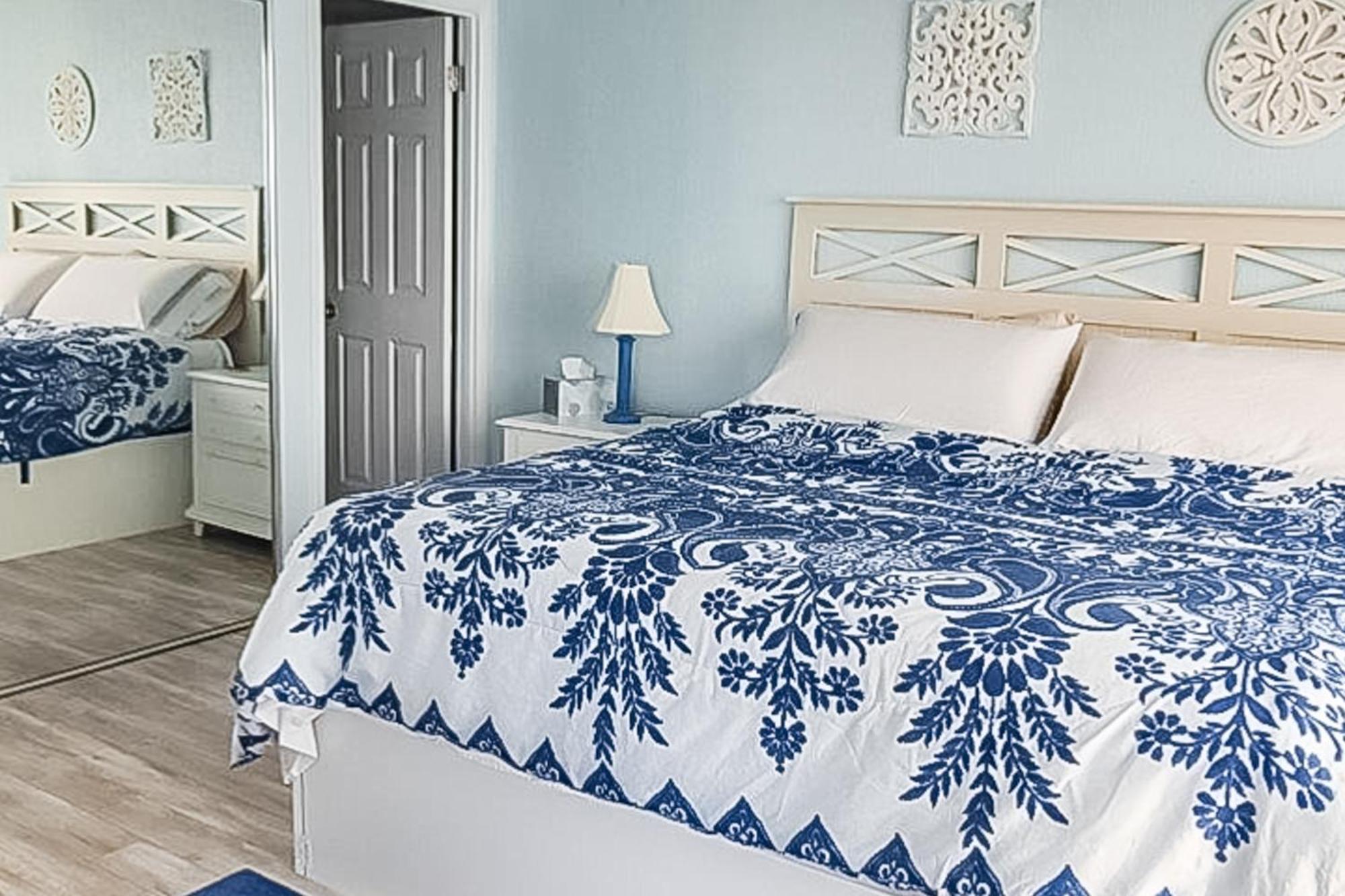Golden Sands Ocean City Room photo