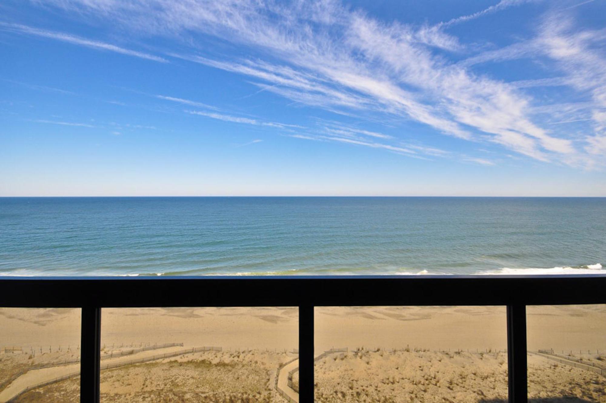 Golden Sands Ocean City Room photo