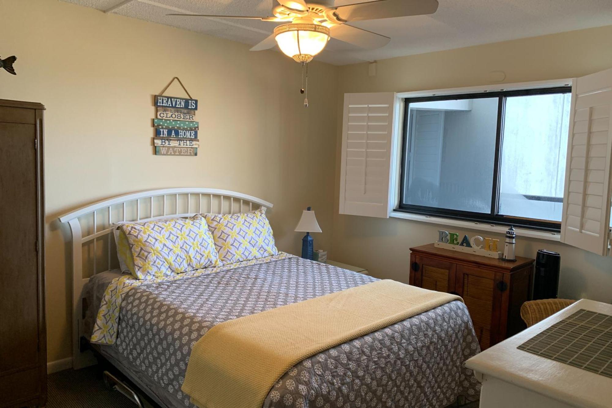 Golden Sands Ocean City Room photo