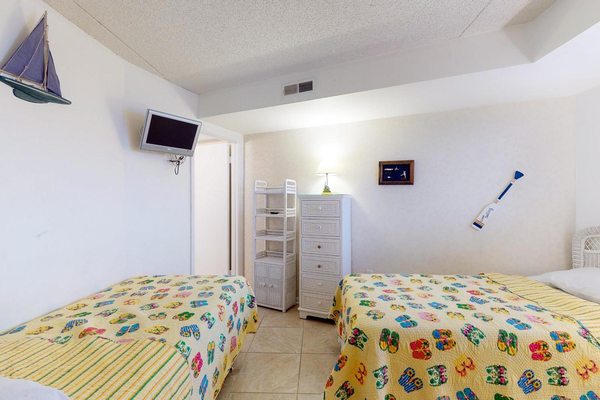 Golden Sands Ocean City Room photo